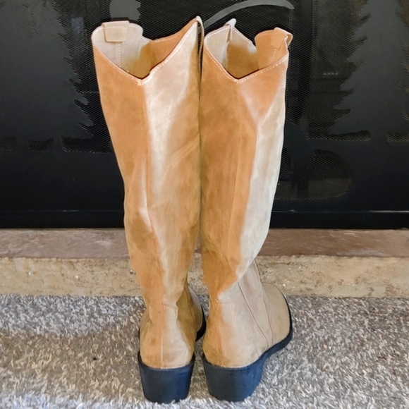 BNWT-WOMENS WESTERN PULL ON FAUX SUEDE BOOTS - Picture 3 of 6